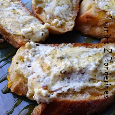 Goat Cheese and Honey Crostini goat